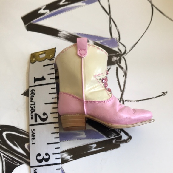 Just the Right Shoe Collection. Design is Rodeo Princess. - Picture 6 of 16